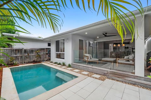 Waves Ocean Edge - Pubs and Clubs 0