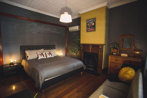 William Arnott Boutique Accommodation - Pubs and Clubs 2