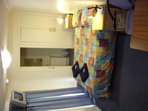 West City Motel - Pubs and Clubs 1