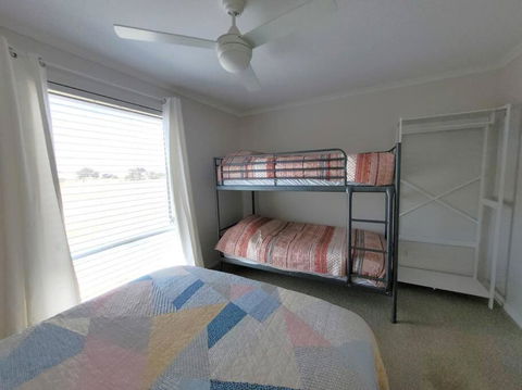 Whispering Winds - Pubs and Clubs 2