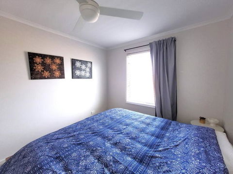 Whispering Winds - Pubs and Clubs 3