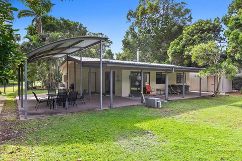 White Patch On The Water! - Pubs and Clubs 1