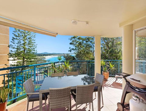 Whitesands 301 - Linen Not Included - Pubs and Clubs 2