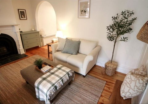 Wild Clary Cottage - Pubs and Clubs 0