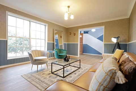 Wild Honey Tenterfield - Pubs and Clubs 0