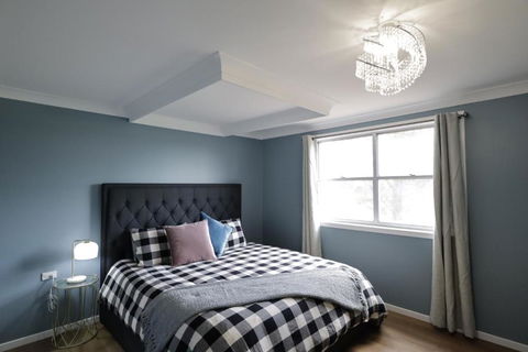 Wild Honey Tenterfield - Pubs and Clubs 1