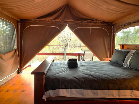 Wild Nature Lodge, Mareeba Wetlands - Pubs and Clubs 0