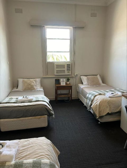 William Farrer Hotel - Pubs and Clubs 2