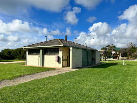Wilsons Prom Holiday Park - Pubs and Clubs 1