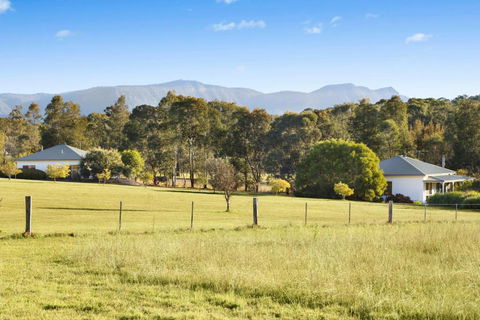 Windsors Edge Cottage Pokolbin - Pubs and Clubs 1