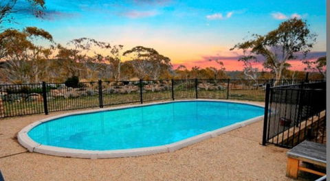 Winterwood Lodge - 6mins Jindabyne Pets Allow Floor Heating Farm Stay - Pubs and Clubs 1