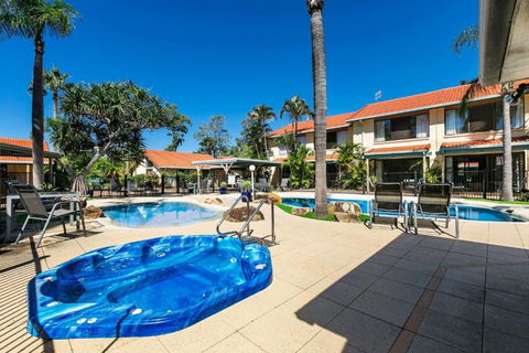 Wolngarin Holiday Resort Noosa - Pubs and Clubs 2