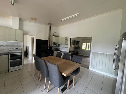 Woodfield Glen - Pubs and Clubs 1