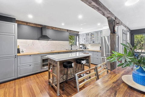 Woodlands Retreat - Pubs and Clubs 3