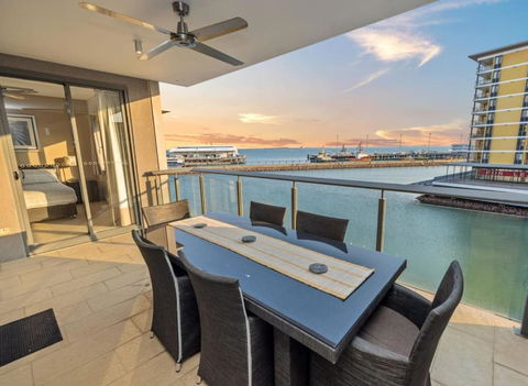 Woodys At The Waterfront - Pubs and Clubs 2