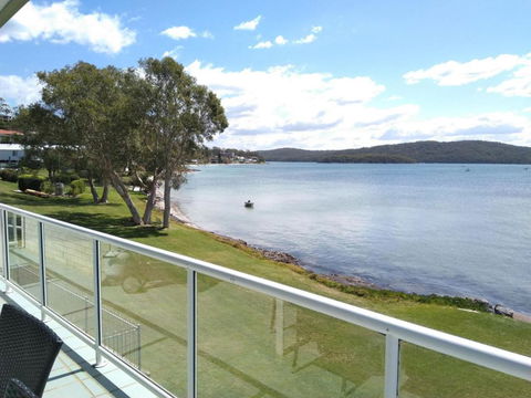 Woodys Place 87a Soldiers Point Rd Fantastic Duplex On The Waterfront - Pubs and Clubs 0