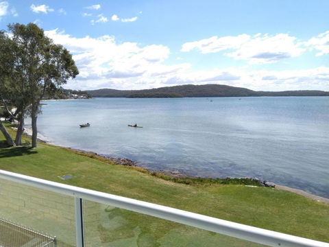 Woodys Place 87a Soldiers Point Rd Fantastic Duplex On The Waterfront - Pubs and Clubs 2
