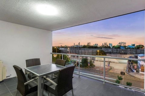 Woolloongabba 1Bed 1Bath Apt W Parking Near CBD - Pubs and Clubs 1
