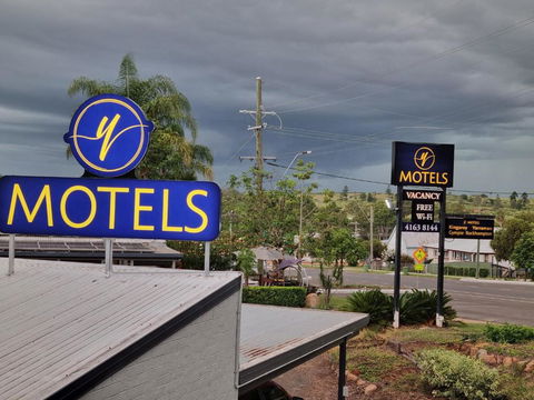 Y Motels Yarraman - Pubs and Clubs 2