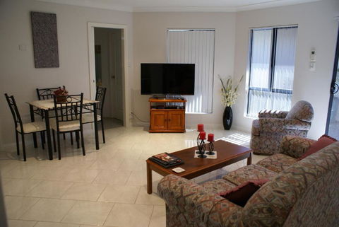 A Good Rest B & B - Pubs and Clubs 4