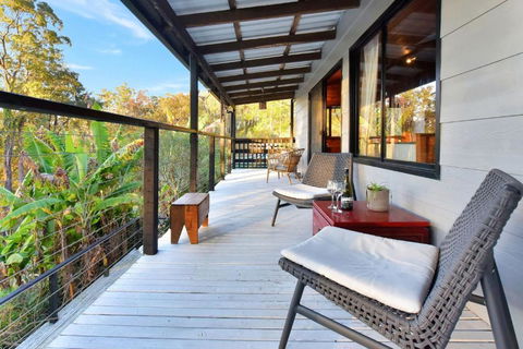 Misty Mountain Hideaway At Murrays Run Ultra Private Rural Escape With Stunning Views - Pubs and Clubs 1