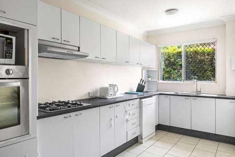 Warm Oasis At Parramatta- 2 BR - Free Parking - Near Shops - Pubs and Clubs 2