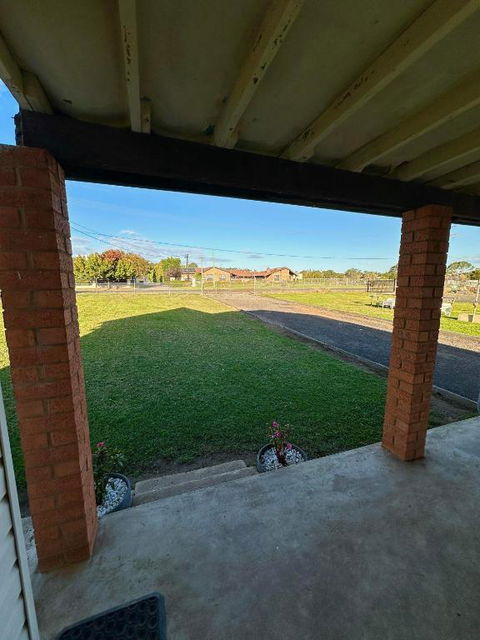 Western Sydney Airport & 45Mins To All Attractions - Pubs and Clubs 0