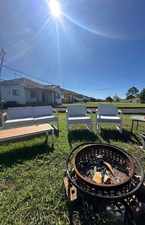 Western Sydney Airport & 45Mins To All Attractions - Pubs and Clubs 1