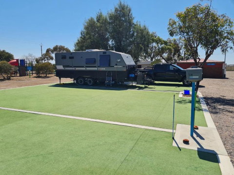 Whyalla Caravan And Tourist Park - Pubs and Clubs 2