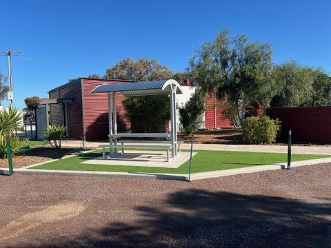 Whyalla Caravan And Tourist Park - Pubs and Clubs 3