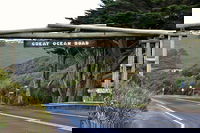 Small-Group Great Ocean Road and Twelve Apostles Full-Day Tour, Melbourne