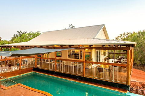 Giant Tides Tour - Cygnet Bay Pearl Farm - Pubs and Clubs 3