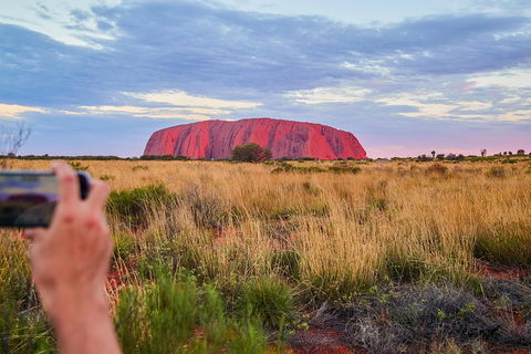 Uluru (Ayers Rock) Sunset With Outback Barbecue Dinner And Star Tour - Pubs and Clubs 0