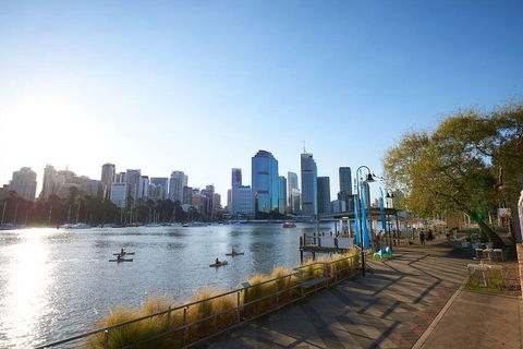 Brisbane Kayak Tour - Pubs and Clubs 1