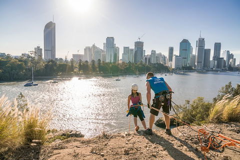 Abseiling The Kangaroo Point Cliffs In Brisbane - Go Out 1