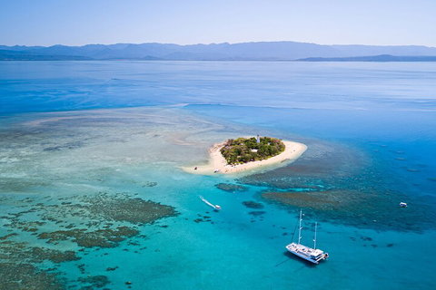 Ultimate 3-Day Great Barrier Reef Cruise Pass - Go Out 2