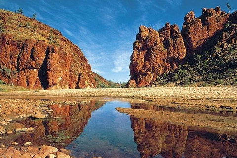 Alice Springs, Uluru Ayers Rock & Kings Canyon 8 Days Touring Package - Pubs and Clubs 4