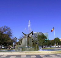 Explore Adelaide City Tour Haigh's Tasting Chocolate  Adelaide Oval Tour - Pubs and Clubs