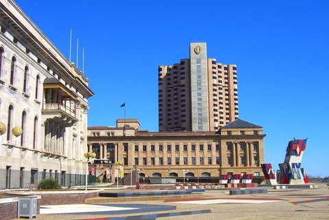 Explore Adelaide City Tour: Haigh's Tasting Chocolate & Adelaide Oval Tour - Pubs and Clubs 5