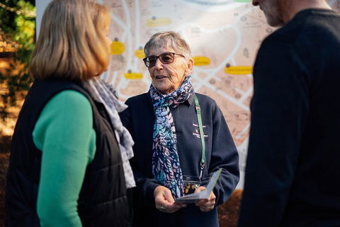 Private Royal Tasmanian Botanical Gardens Walking Tour - Pubs and Clubs 4