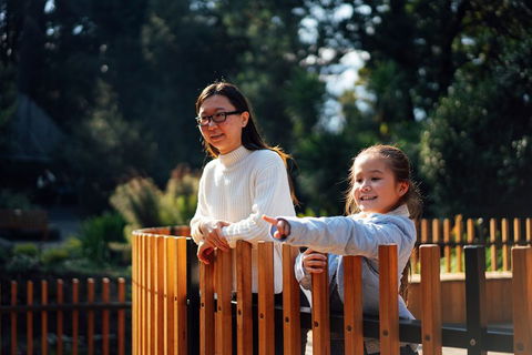 Private Royal Tasmanian Botanical Gardens Walking Tour - Pubs and Clubs 5