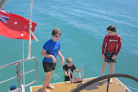 Sailing Curlew Escape On Moreton Bay - Pubs and Clubs 2