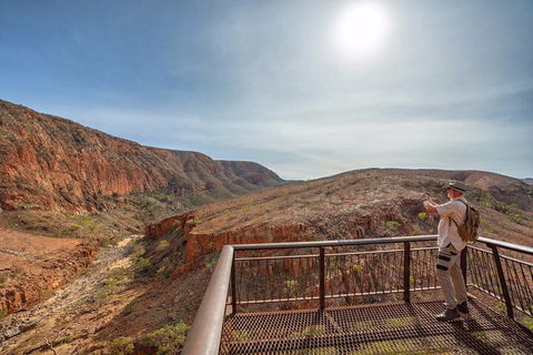 Private 9 Hour Walk And Waterhole Tour In West MacDonnell Ranges - Pubs and Clubs 3