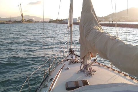 Townsville Small Group Early Morning Sailing Cruise Boat Tour Charter Hire - Pubs and Clubs 1