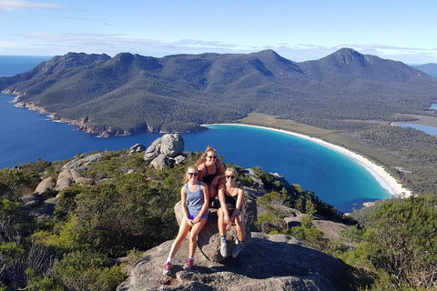 6-Day Tasmanian Explorer Adventure Tour From Hobart - Pubs and Clubs 1