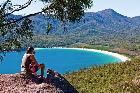 4-Day Fabulous Tasmania Tour: Wineglass Bay, Port Arthur, Devils & Bruny Island - Go Out 2