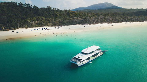 Whitehaven Beach And Daydream Island Cruise - Pubs and Clubs 1