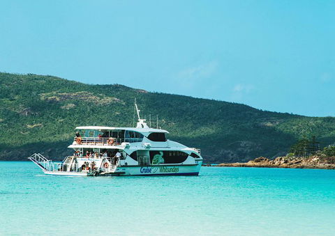 Whitehaven Beach And Hamilton Island Cruise - Pubs and Clubs 4