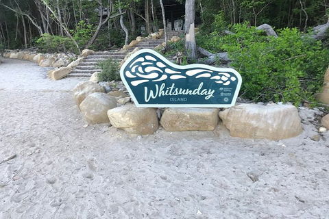 2 Night Small Group Whitsundays Sailing Adventure Aboard Mandrake - Pubs and Clubs 1