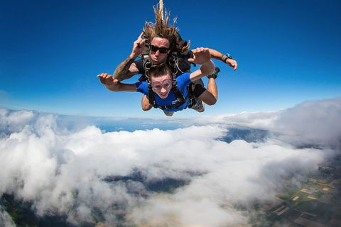 Reef And Rainforest Tandem Sky Dive In Cairns - Pubs and Clubs 0